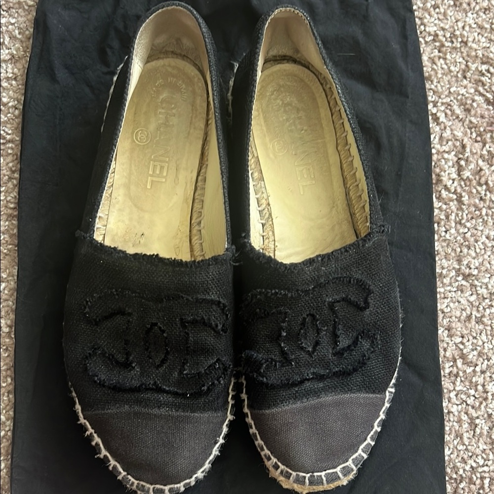 CHANEL Black and Cream Espadrilles